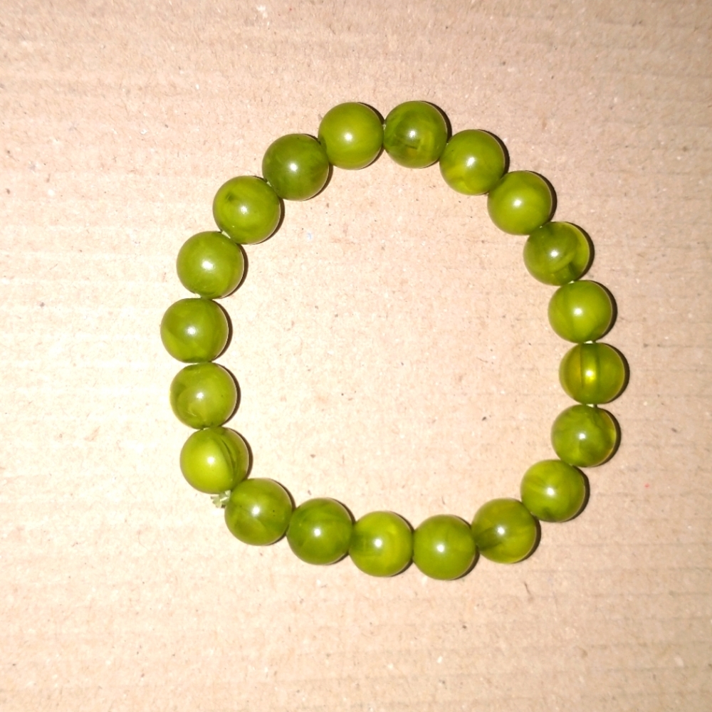 Pea colored bracelet